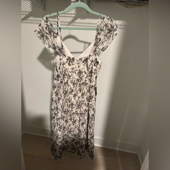 Express Women’s Size L - Crinkle Floral Off the Shoulder Boho Midi Dress - Picture 3 of 4